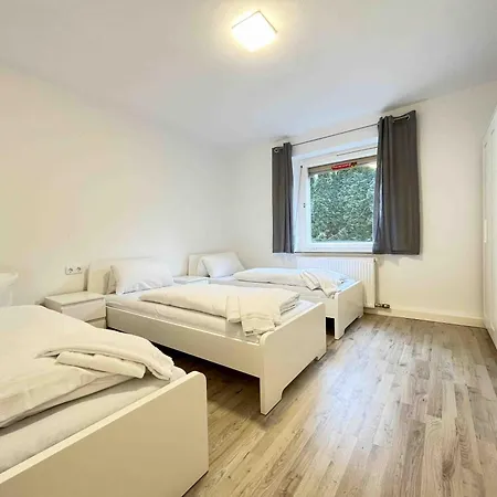 Sad801 - Geraeumige Monteurwohnung * Schwandorf in Bayern