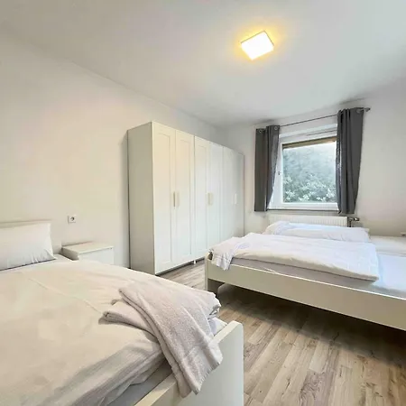 Sad801 - Geraeumige Monteurwohnung Schwandorf in Bayern